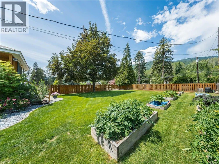 526 12th Avenue, Genelle, BC, V0G 1G0 - 41