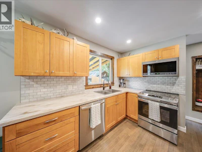 526 12th Avenue - 3