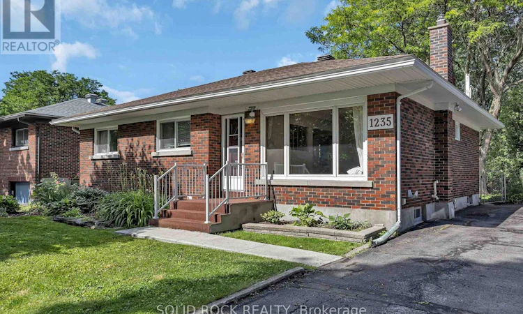 1235 Major Street