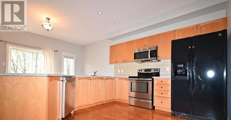 28 Silvercreek Crescent, Barrie, ON, L4N 1S7 - 6