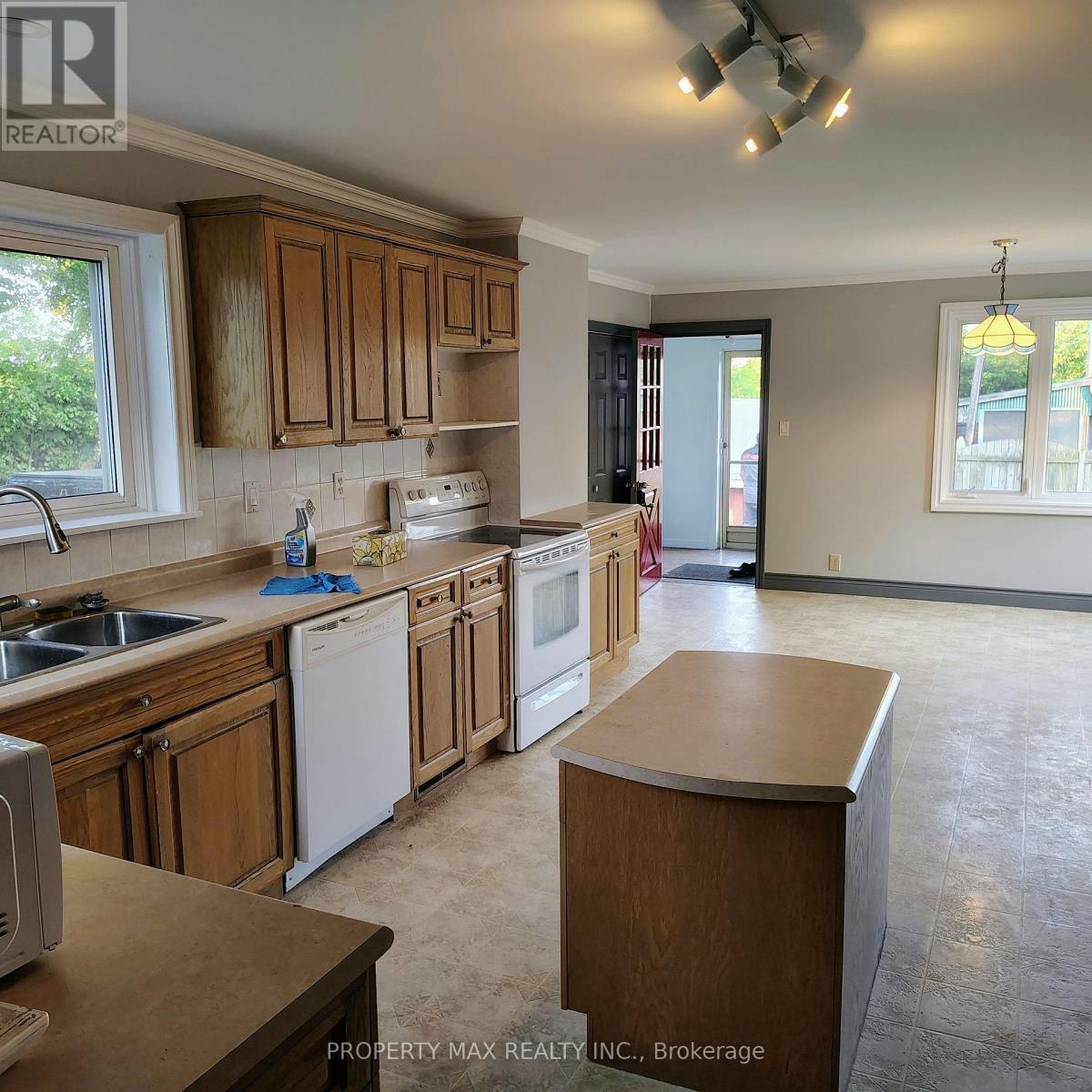 5363 Davis Drive, Whitchurch-Stouffville, ON, L0G 1M0 - 5