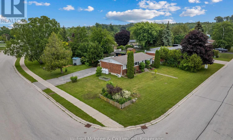 39 Inverlyn Crescent N