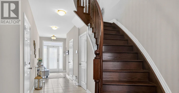 906 Littlerock Street, Ottawa, ON, K1T 0N2 - 4