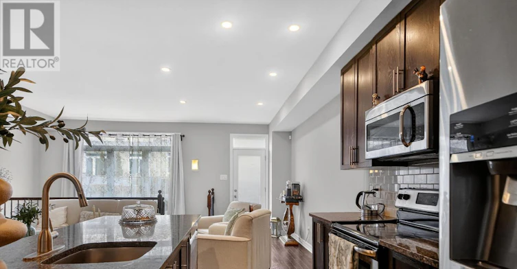 906 Littlerock Street, Ottawa, ON, K1T 0N2 - 17