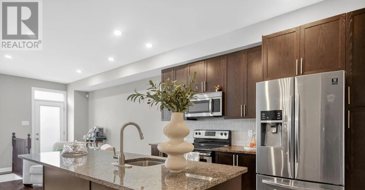 906 Littlerock Street, Ottawa, ON, K1T 0N2 - 12