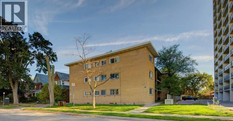 10-50 Gordon Avenue, Kitchener, ON, N2H 1N8 - 2