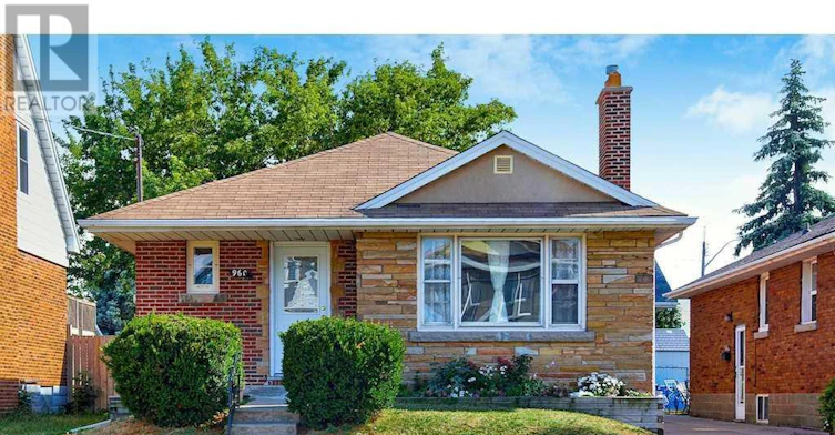 MAIN-960 Dunsmure Road, Hamilton, ON, L8H 1J4