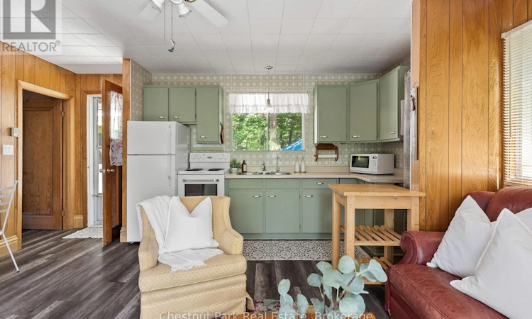 2-1185 Kahshe Lake Road NORTH