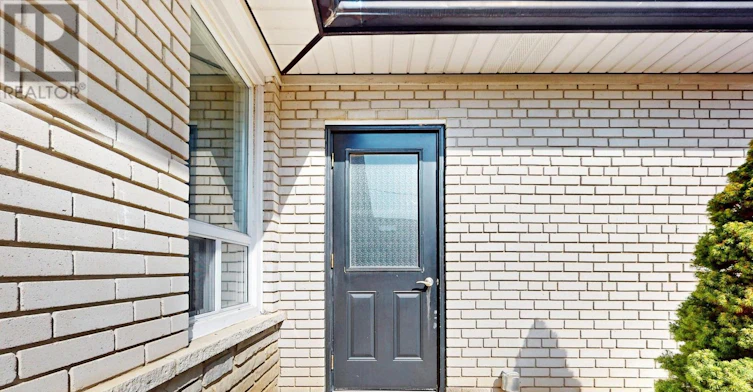 65 Bellbury Crescent, Toronto, ON, M2J 2J9 - 2