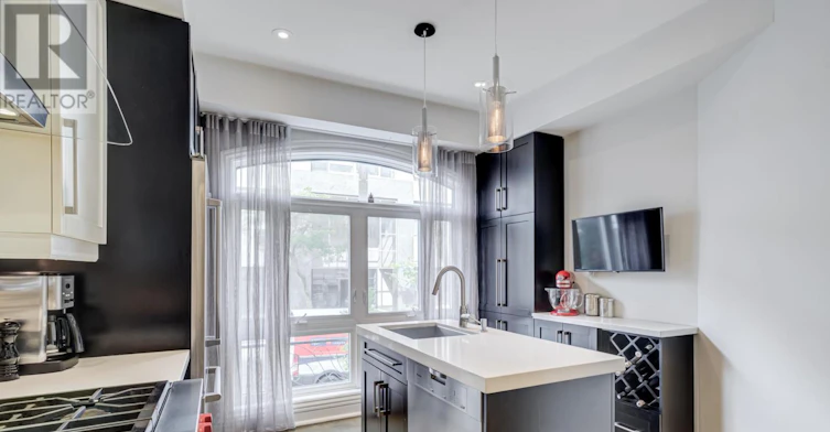 15C Alcorn Avenue, Toronto, ON, M4V 1E5 - 9