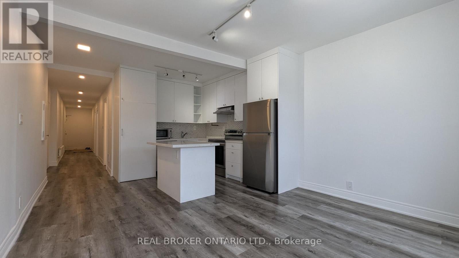 4-2199 Gerrard Street E, Toronto, ON, M4E 2C6