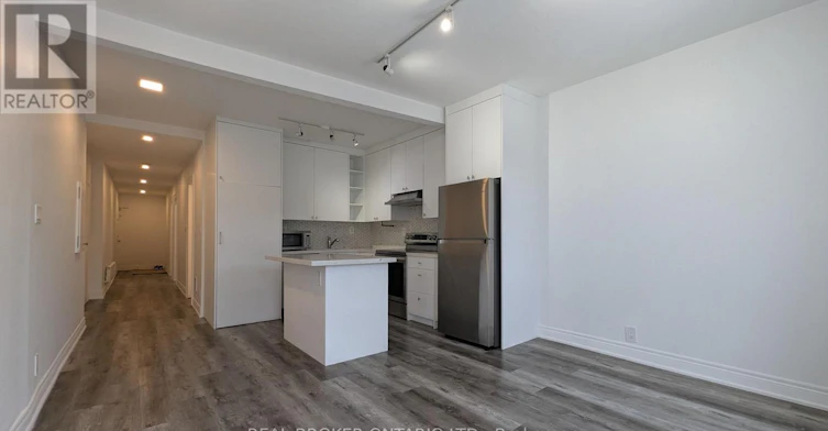4-2199 Gerrard Street E, Toronto, ON, M4E 2C6