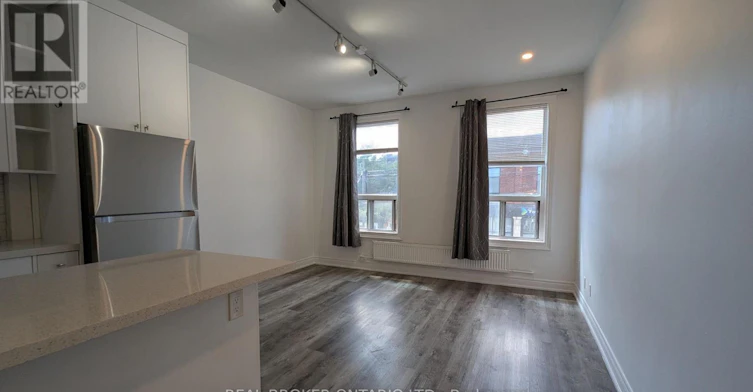 4-2199 Gerrard Street E, Toronto, ON, M4E 2C6 - 2