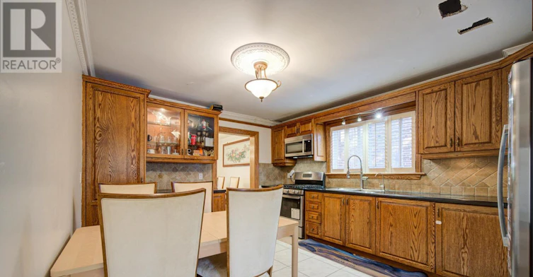 8 Patrick Boulevard, Toronto, ON, M2J 3K8 - 4