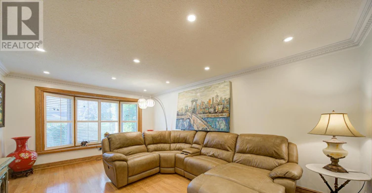 8 Patrick Boulevard, Toronto, ON, M2J 3K8 - 9