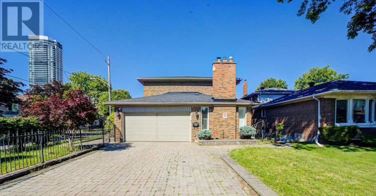 8 Patrick Boulevard, Toronto, ON, M2J 3K8