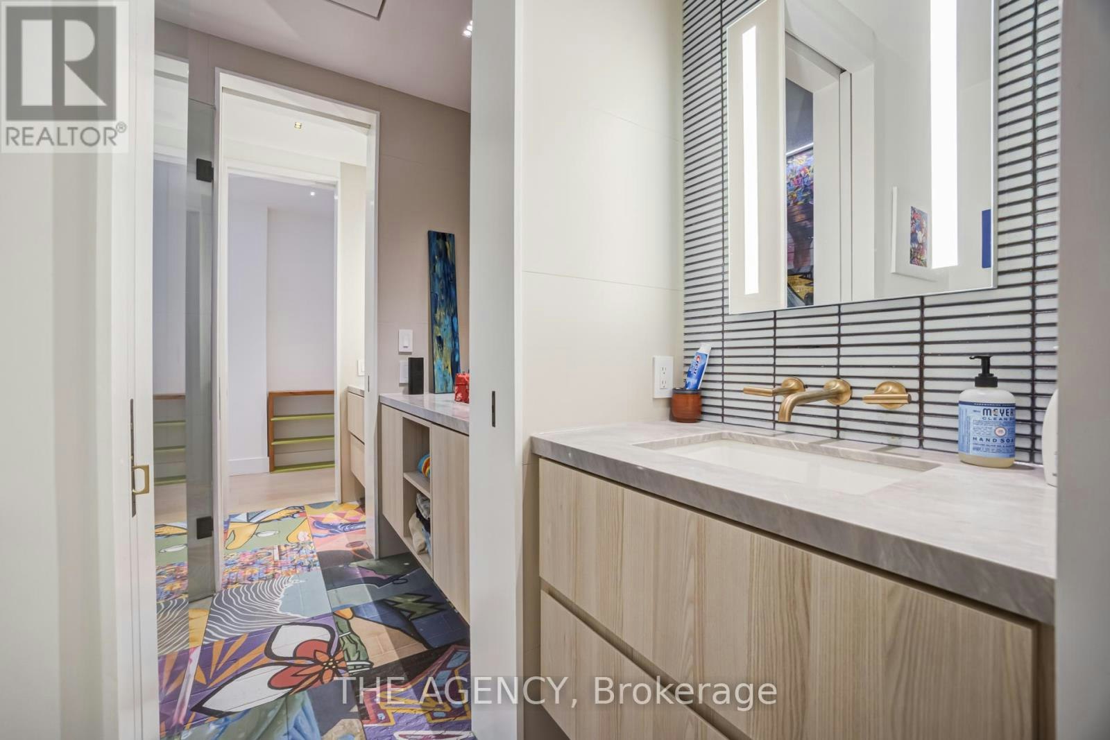 15 Albemarle Avenue, Toronto, ON, M4K 3Y9 - 17
