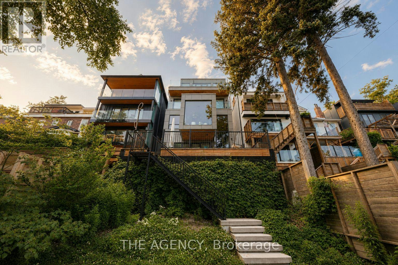 15 Albemarle Avenue, Toronto, ON, M4K 3Y9 - 32