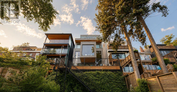 15 Albemarle Avenue, Toronto, ON, M4K 3Y9 - 32