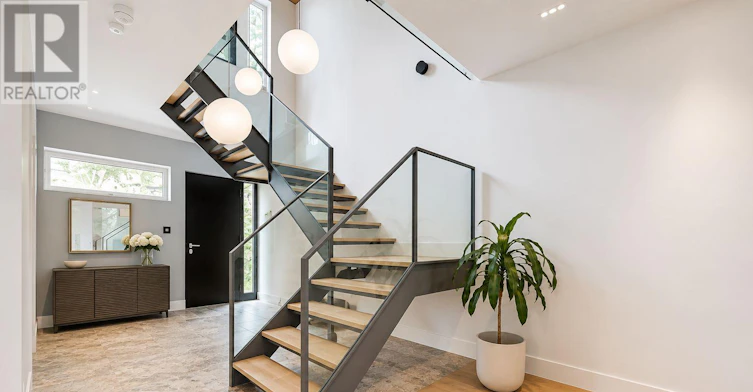 15 Albemarle Avenue, Toronto, ON, M4K 3Y9 - 4