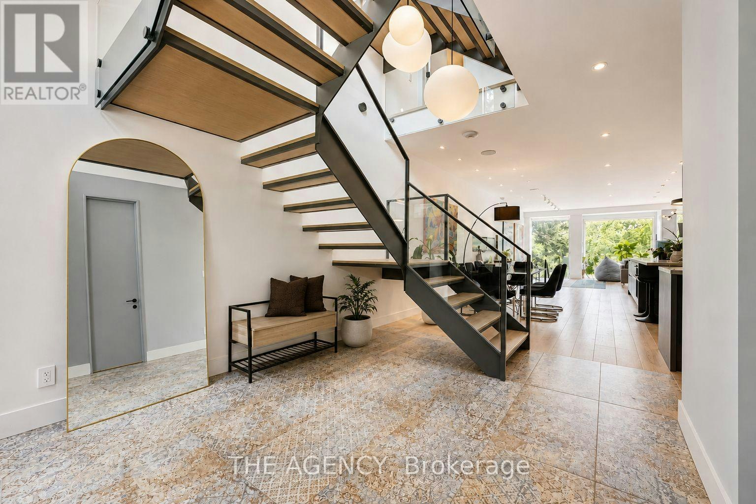 15 Albemarle Avenue, Toronto, ON, M4K 3Y9 - 2