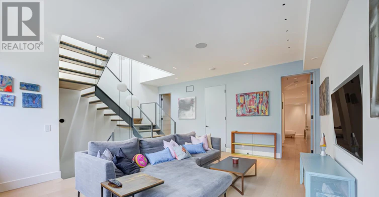 15 Albemarle Avenue, Toronto, ON, M4K 3Y9 - 15