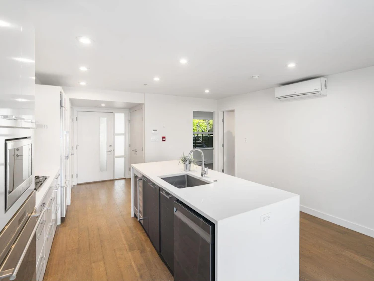 203-1150 Oxford Street, Surrey, BC, V4B 1C1 - 9