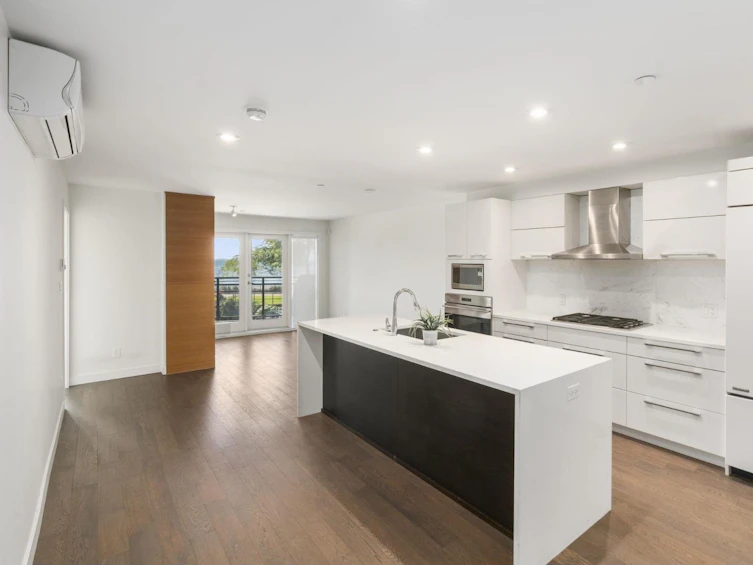 203-1150 Oxford Street, Surrey, BC, V4B 1C1 - 7