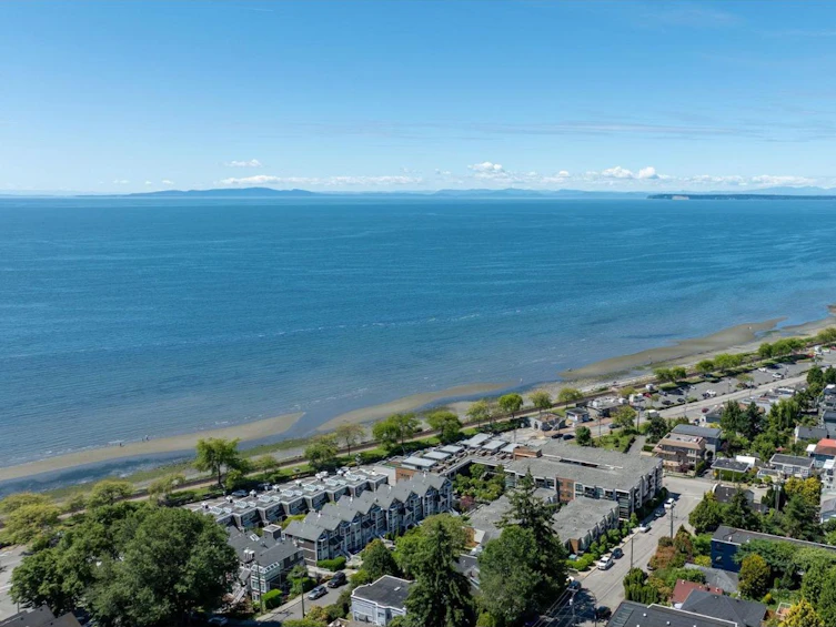 203-1150 Oxford Street, Surrey, BC, V4B 1C1