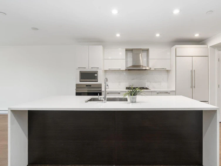 203-1150 Oxford Street, Surrey, BC, V4B 1C1 - 8