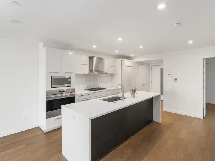 203-1150 Oxford Street, Surrey, BC, V4B 1C1 - 6