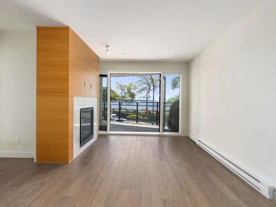 203-1150 Oxford Street - 4