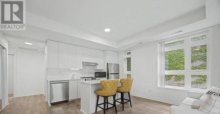 101-90 Canon Jackson Drive, Toronto, ON, M6M 0C3 - 6