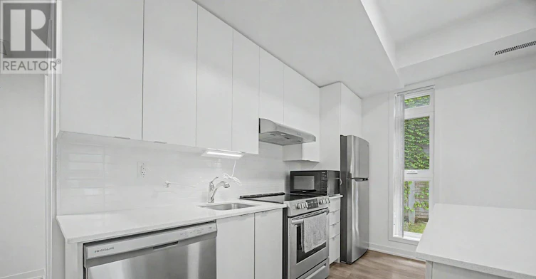 101-90 Canon Jackson Drive, Toronto, ON, M6M 0C3 - 11