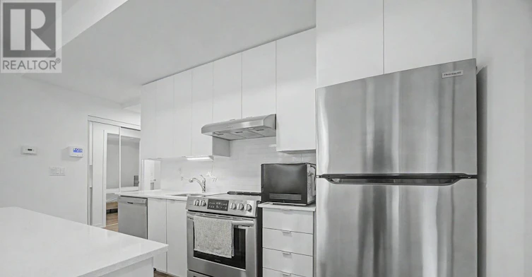 101-90 Canon Jackson Drive, Toronto, ON, M6M 0C3 - 10