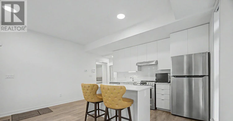 101-90 Canon Jackson Drive, Toronto, ON, M6M 0C3 - 8