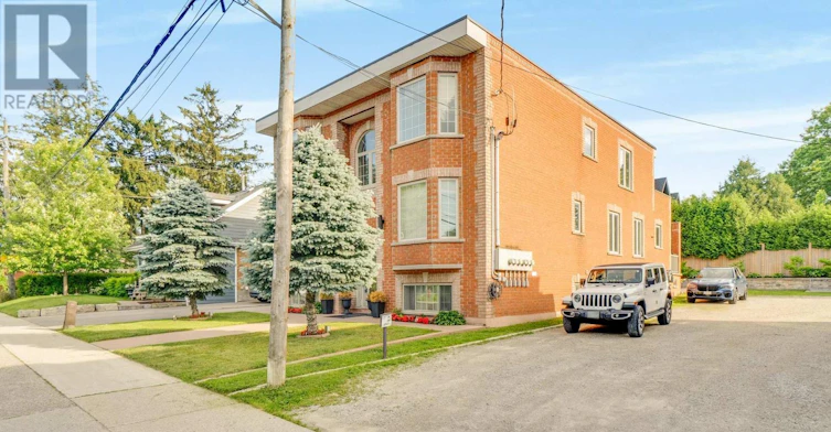 4-48 Mississauga Road N, Mississauga, ON, L5H 2H8 - 4