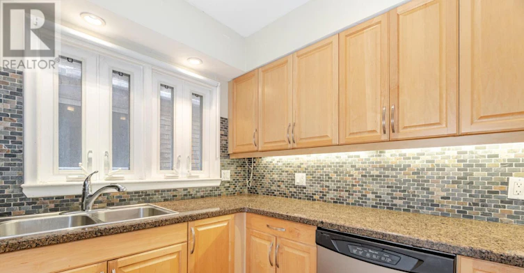 2-475 Winona Drive, Toronto, ON, M6C 3V2 - 11