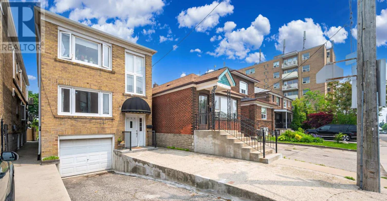 2-475 Winona Drive, Toronto, ON, M6C 3V2 - 3
