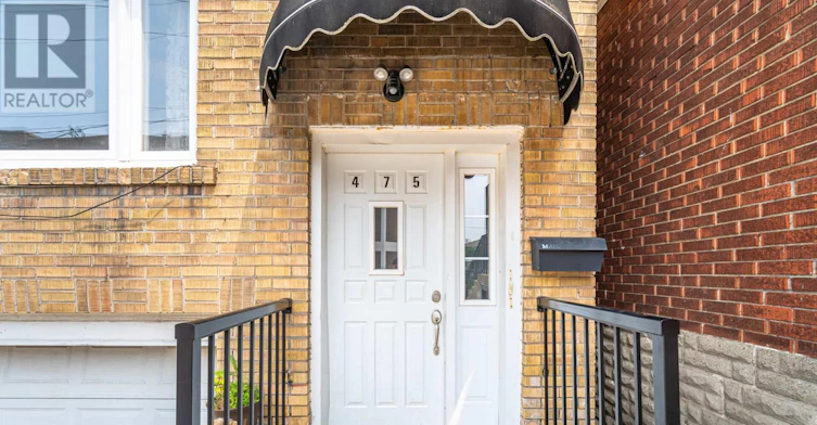 2-475 Winona Drive, Toronto, ON, M6C 3V2 - 4