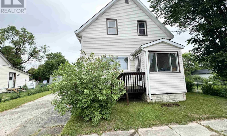 68 Lansdowne Street S