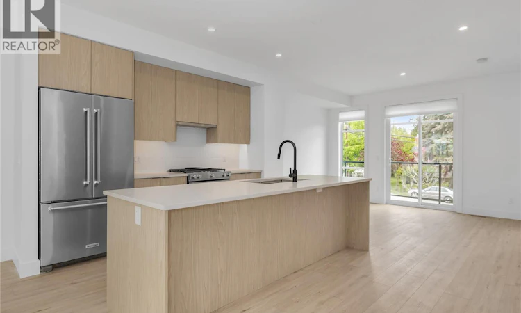 132-1455 Cara Glen Court