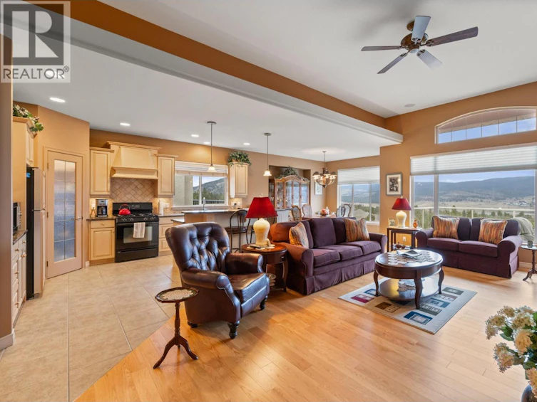 135-1950 Capistrano Drive, Kelowna, BC, V1V 2N7 - 3