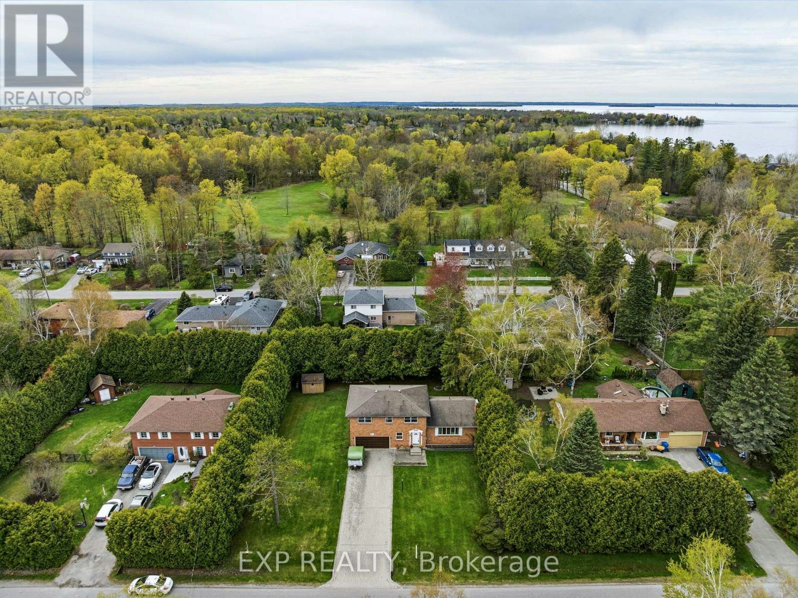 32 Louisa Street, Georgina, ON, L0E 1L0