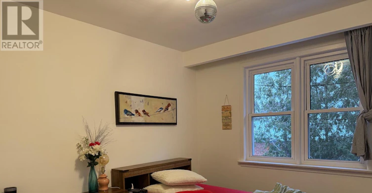 2 ROOM-68 Claver Avenue, Toronto, ON, M6B 2W2 - 2