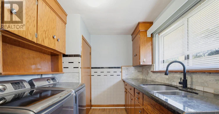 6427 Burdette Drive, Niagara Falls, ON, L2E 5H4 - 8