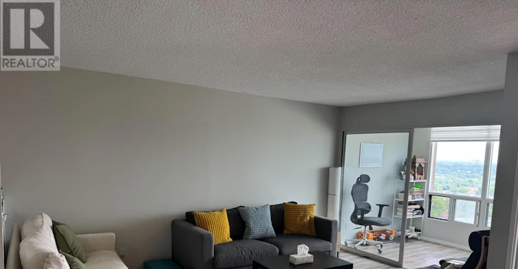 2015-115 Hillcrest Avenue, Mississauga, ON, L5B 3Y9