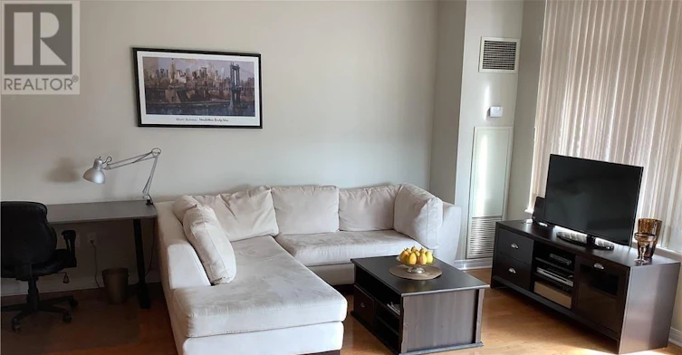 1601-570 Laurier Avenue W, Ottawa, ON, K1R 1C8 - 2