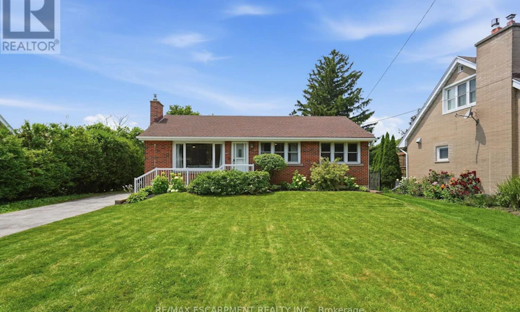 16 Kings Forest Drive