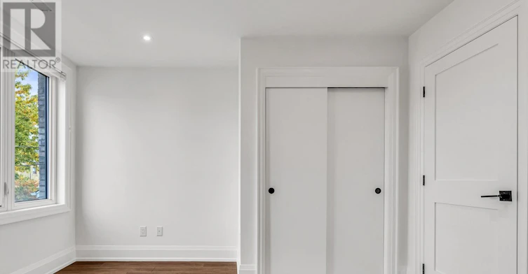 B-323 Mortimer Avenue, Toronto, ON, M4J 2C9 - 15